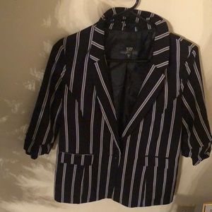 Black and white causal blazer for women! You can dress it up or dress it down!